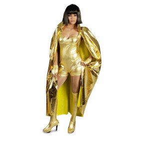 Frau als Spacegirl mit goldenem Umhang verkleidet